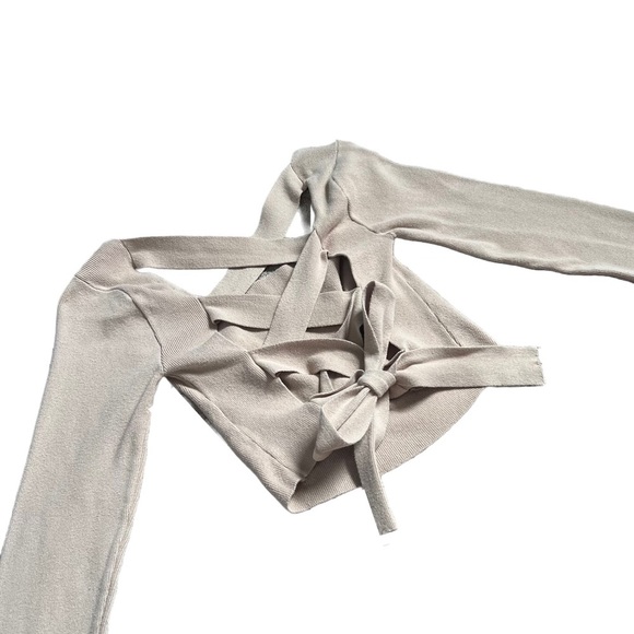 LE LIS TAN LONG SLEEVE LACE UP OPEN BACK CROPPED TOP WITH SQUARE NECK SIZE SMALL - Picture 9 of 10